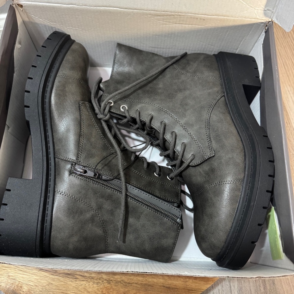 Style & Co Women's Zaharaa Platform Lace-Up Boots , Size 9 , NEW - Picture 2 of 7